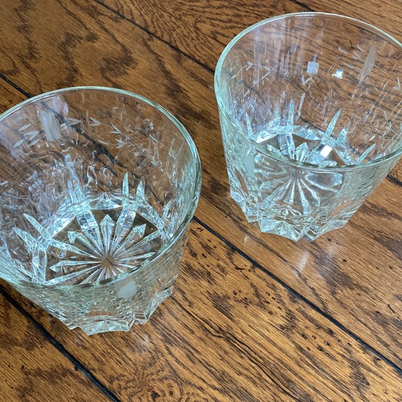 Decorative Crystal Bowl with Etched Design - Picture 2 of 8